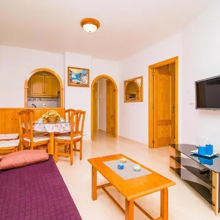 Velansis Apartament *